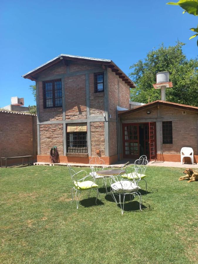 Casa Confortable - Parque Central - Estacionamiento, Patio, 3 Banos, 5 Habitaciones - La Cieneguita Exterior foto